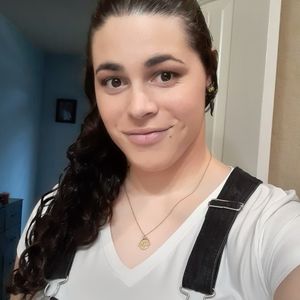 Meet your Posher, Miranda selling my clothes from my closet